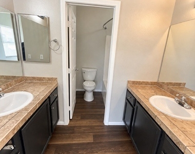 4110 Ivy Russell Way - Photo Thumbnail 5