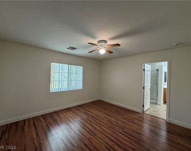 5977 Sombria Ridge Avenue - Photo Thumbnail 19