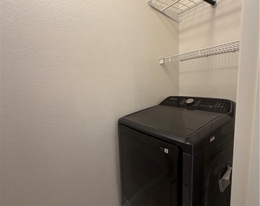 5977 Sombria Ridge Avenue - Photo Thumbnail 8