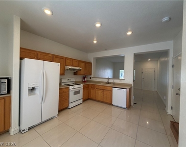 5977 Sombria Ridge Avenue - Photo Thumbnail 5