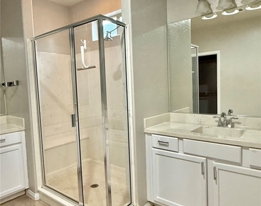 925 Kimbark Avenue - Photo Thumbnail 11