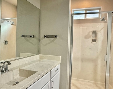 925 Kimbark Avenue - Photo Thumbnail 9