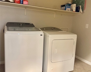 925 Kimbark Avenue - Photo Thumbnail 12