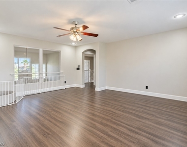8724 Vivid Violet Avenue - Photo Thumbnail 14
