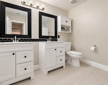 8724 Vivid Violet Avenue - Photo Thumbnail 10