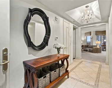 2747 Paradise Road - Photo Thumbnail 3