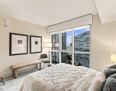 2747 Paradise Road - Photo Thumbnail 16