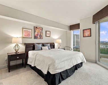 2747 Paradise Road - Photo Thumbnail 15