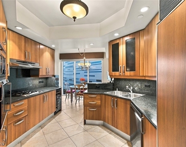 2747 Paradise Road - Photo Thumbnail 6