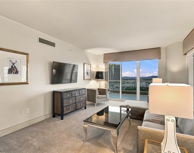 2747 Paradise Road - Photo Thumbnail 2