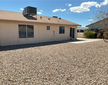 417 Shawna Place - Photo Thumbnail 18