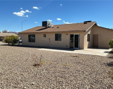 417 Shawna Place - Photo Thumbnail 17