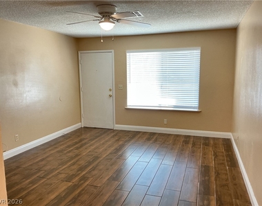 417 Shawna Place - Photo Thumbnail 7