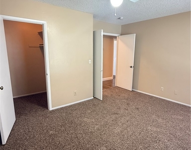 417 Shawna Place - Photo Thumbnail 16