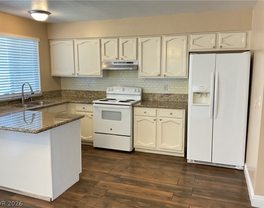 417 Shawna Place - Photo Thumbnail 2