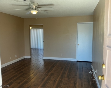 417 Shawna Place - Photo Thumbnail 8