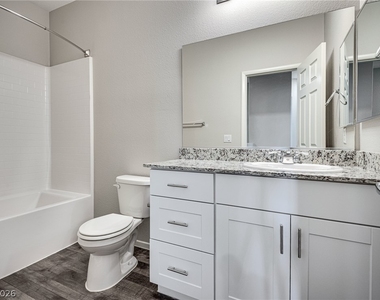 7575 Emerald Stars Street - Photo Thumbnail 12