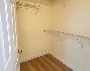 9303 Gilcrease Avenue - Photo Thumbnail 18