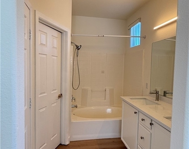 9303 Gilcrease Avenue - Photo Thumbnail 17