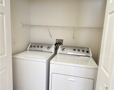 9303 Gilcrease Avenue - Photo Thumbnail 8
