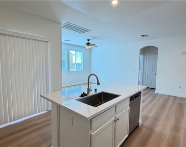 9303 Gilcrease Avenue - Photo Thumbnail 13