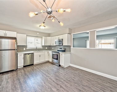4421 Hillcrest Avenue - Photo Thumbnail 1