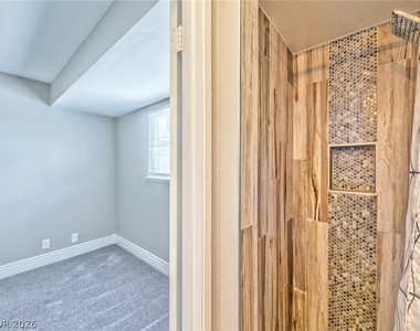 4421 Hillcrest Avenue - Photo Thumbnail 9