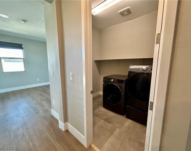 6040 Andezano Drive - Photo Thumbnail 22