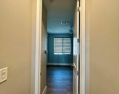 6040 Andezano Drive - Photo Thumbnail 32