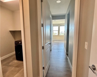 6040 Andezano Drive - Photo Thumbnail 23