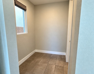 6040 Andezano Drive - Photo Thumbnail 9
