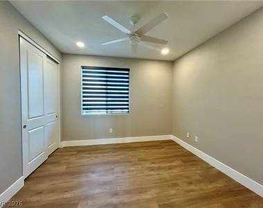 6040 Andezano Drive - Photo Thumbnail 33