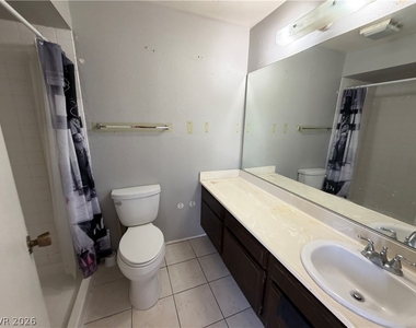 586 Willow Green Drive - Photo Thumbnail 11