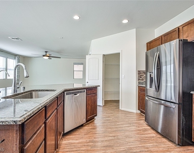 4409 Duck Harbor Avenue - Photo Thumbnail 13