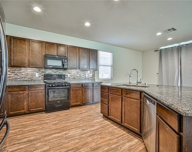 4409 Duck Harbor Avenue - Photo Thumbnail 12