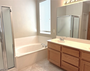 1604 Wellington Spring Avenue - Photo Thumbnail 12