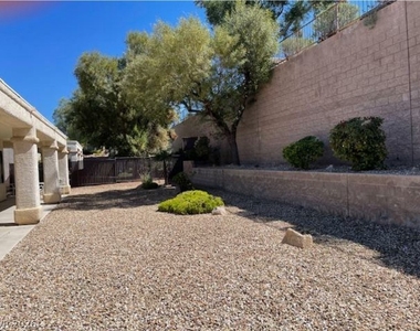 1604 Wellington Spring Avenue - Photo Thumbnail 23