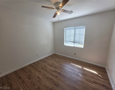 9144 Captivating Avenue - Photo Thumbnail 8