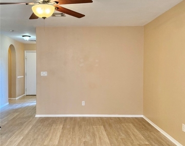 9619 Grapeland Avenue - Photo Thumbnail 3