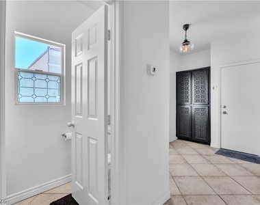 1409 Sycamore Spring Court - Photo Thumbnail 7
