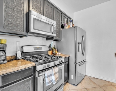1409 Sycamore Spring Court - Photo Thumbnail 11