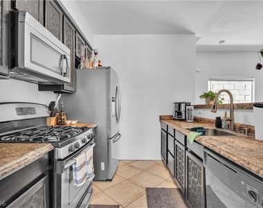 1409 Sycamore Spring Court - Photo Thumbnail 10