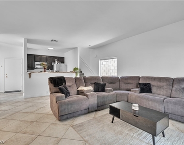 1409 Sycamore Spring Court - Photo Thumbnail 6