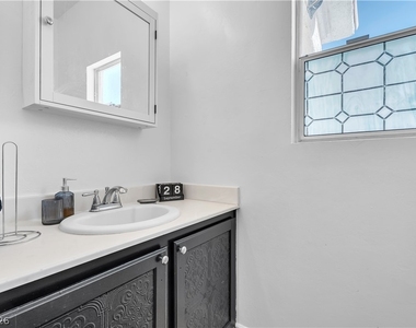 1409 Sycamore Spring Court - Photo Thumbnail 8