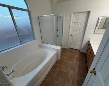 5028 Tropical Cliff Avenue - Photo Thumbnail 10
