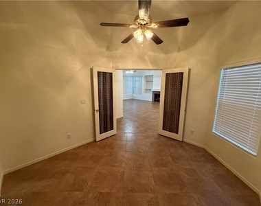 5028 Tropical Cliff Avenue - Photo Thumbnail 4