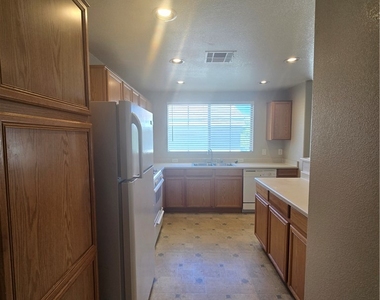 9330 W Maule Avenue - Photo Thumbnail 11