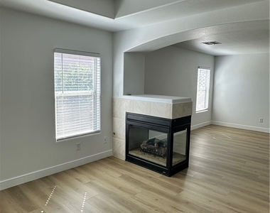 9639 W Post Road - Photo Thumbnail 21