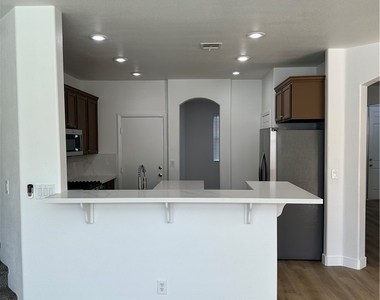 9639 W Post Road - Photo Thumbnail 7