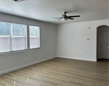 9639 W Post Road - Photo Thumbnail 2